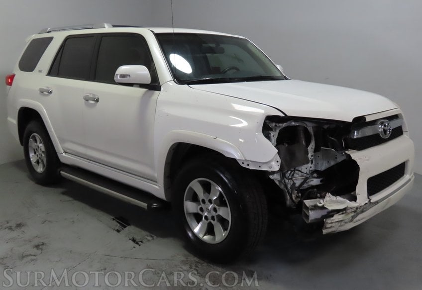 2013 Toyota 4Runner SR5 - Image 2