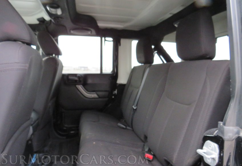 2014 Jeep Wrangler Unlimited - Image 28