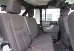 2014 Jeep Wrangler Unlimited - Image 27