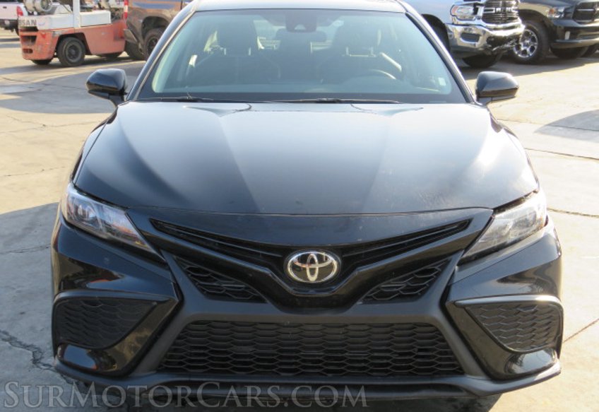 2021 Toyota Camry - Image 10