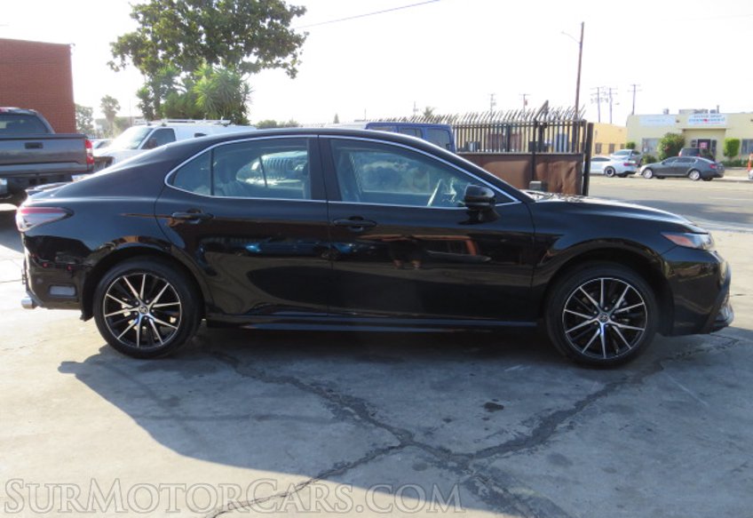 2021 Toyota Camry - Image 4