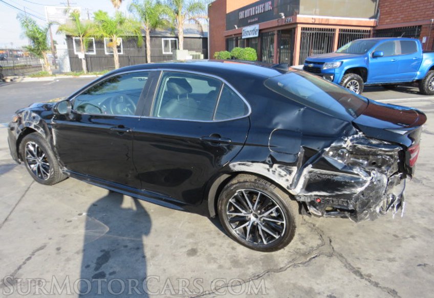 2021 Toyota Camry - Image 9
