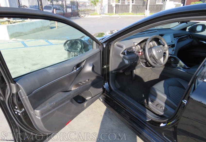 2021 Toyota Camry - Image 17