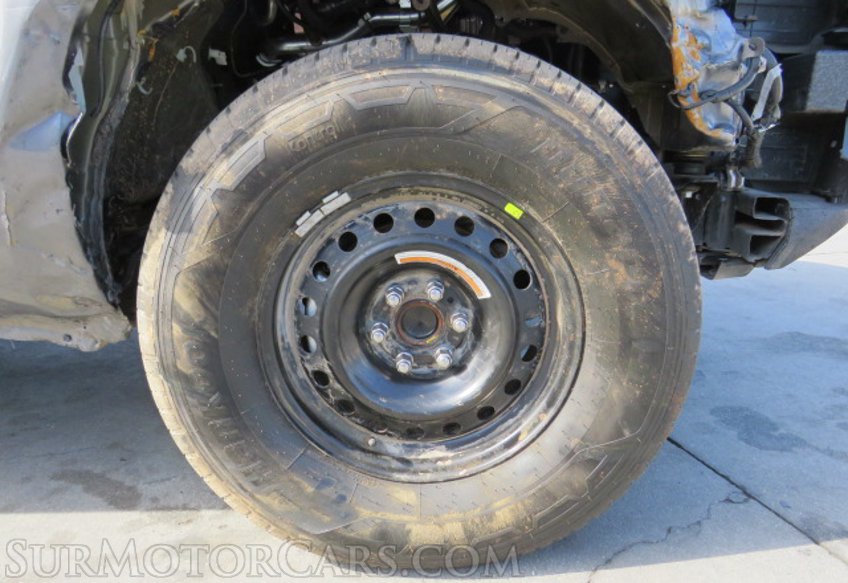 2022 Nissan Frontier - Image 15