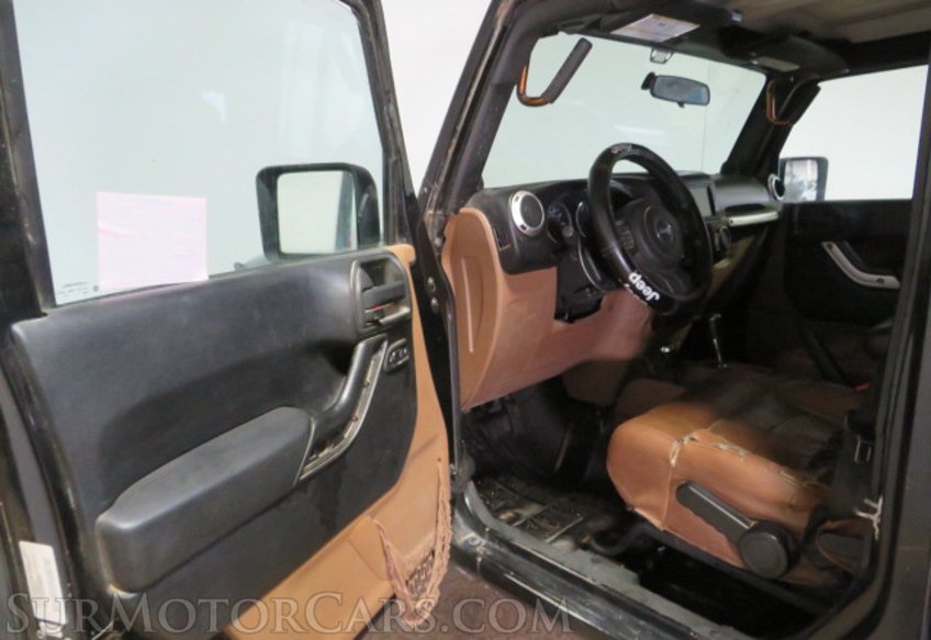 2012 Jeep Wrangler Unlimited - Image 17