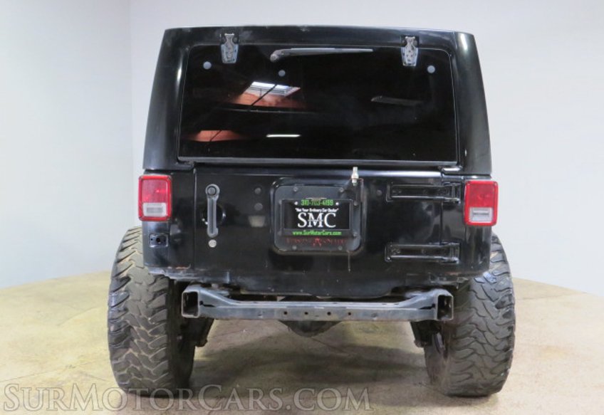 2012 Jeep Wrangler Unlimited - Image 11