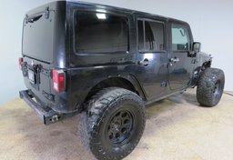 2012 Jeep Wrangler Unlimited - Image 9