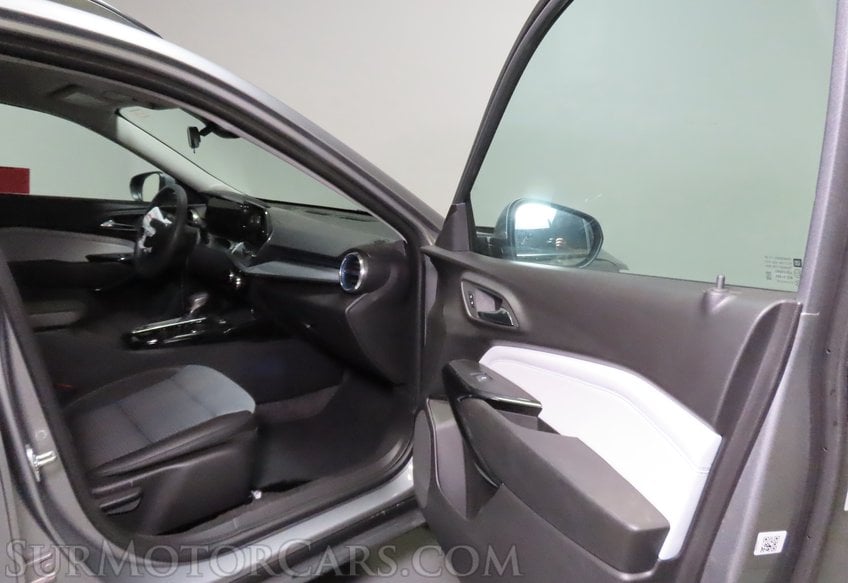 2025 Chevrolet Trax - Image 21