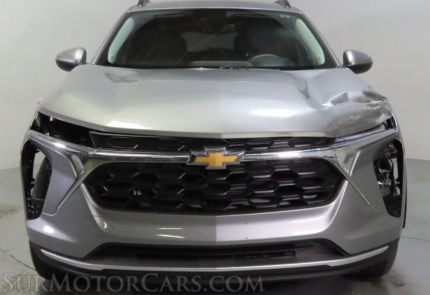 2025 Chevrolet Trax - Image 12