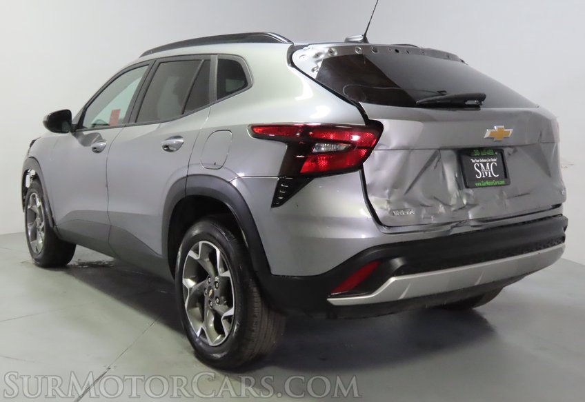 2025 Chevrolet Trax - Image 9