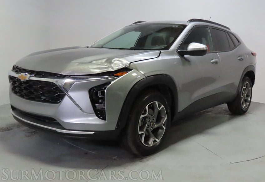 2025 Chevrolet Trax - Image 4