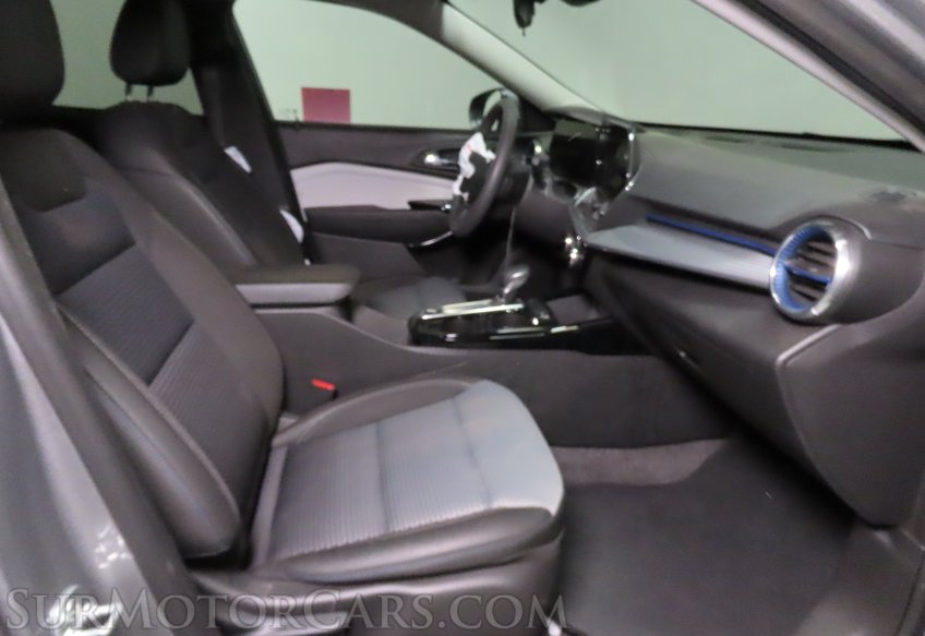 2025 Chevrolet Trax - Image 25