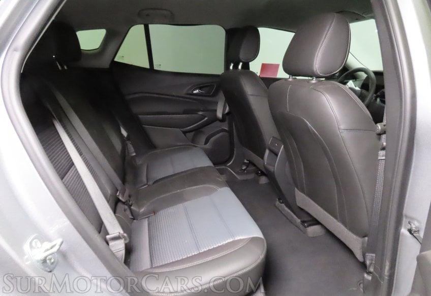 2025 Chevrolet Trax - Image 27