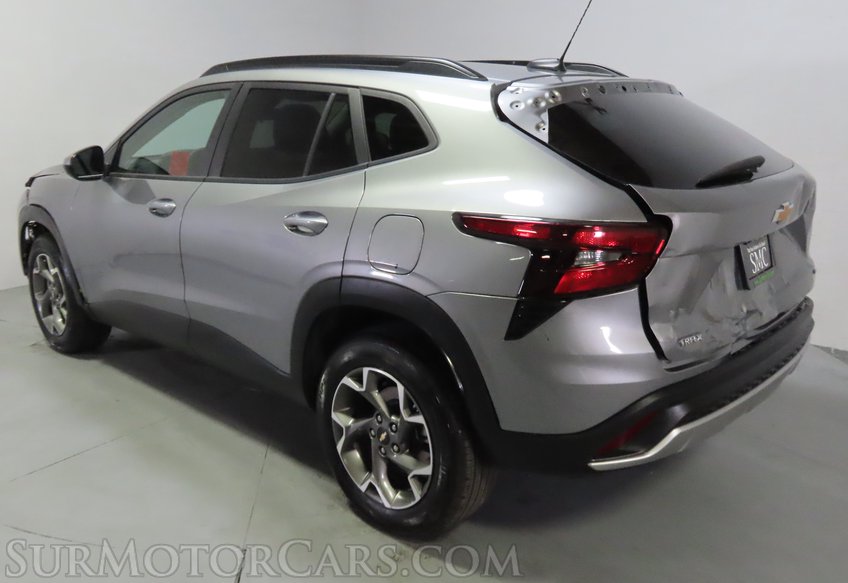 2025 Chevrolet Trax - Image 7