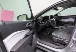 2025 Chevrolet Trax - Image 20