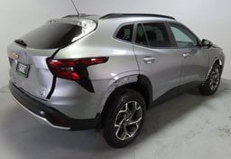 2025 Chevrolet Trax - Image 8