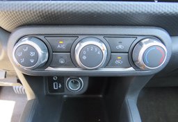 2021 Nissan Kicks - Image 35