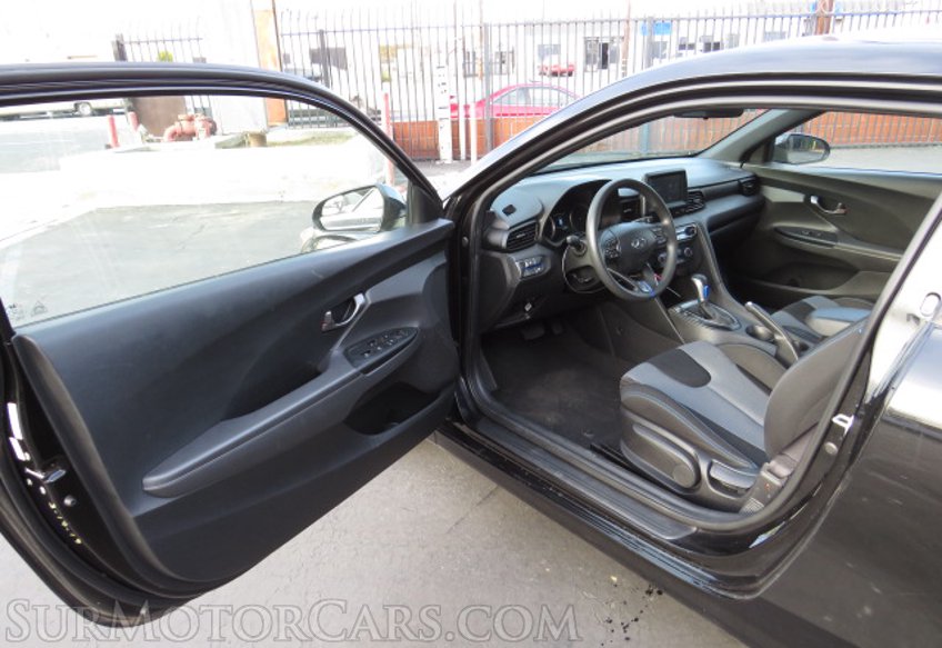 2019 Hyundai Veloster - Image 19