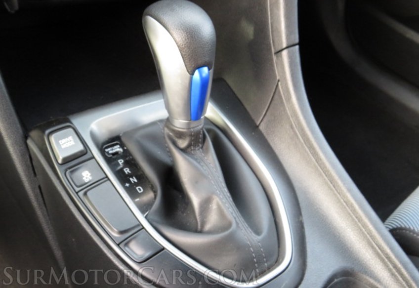 2019 Hyundai Veloster - Image 35