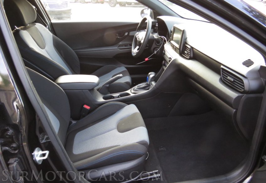 2019 Hyundai Veloster - Image 16