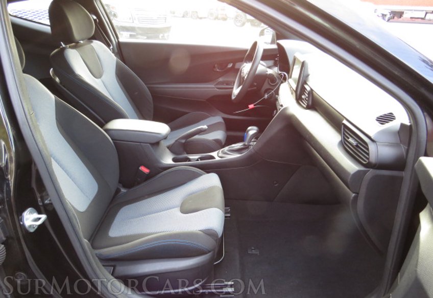 2019 Hyundai Veloster - Image 18