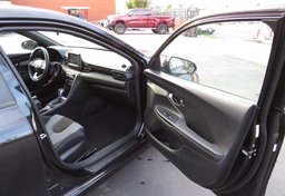 2019 Hyundai Veloster - Image 20