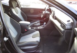 2019 Hyundai Veloster - Image 18