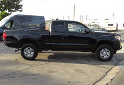 2019 Toyota Tacoma - Image 6