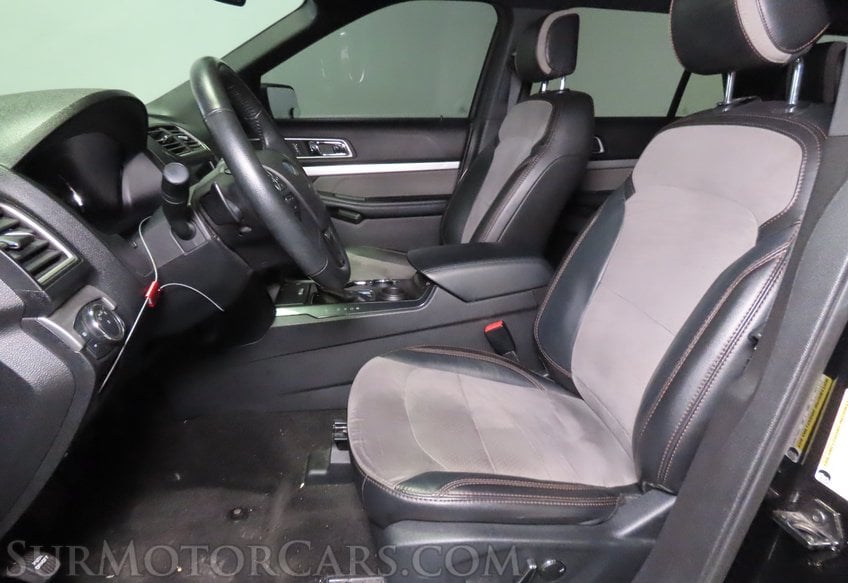 2017 Ford Explorer XLT - Image 30