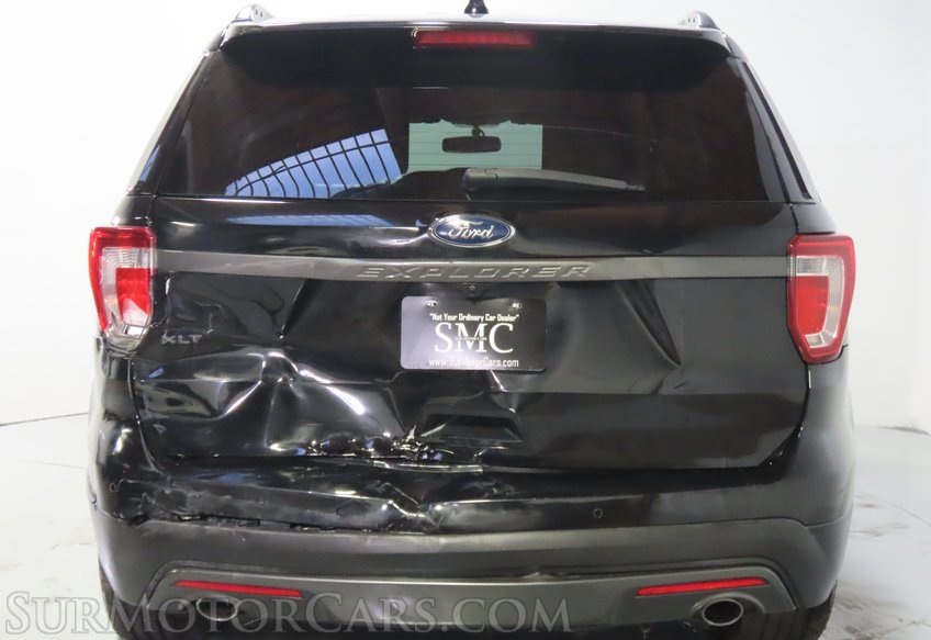 2017 Ford Explorer XLT - Image 12