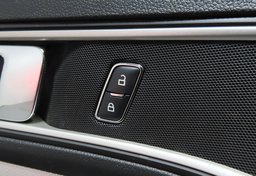 2017 Ford Explorer XLT - Image 42