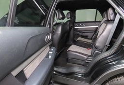 2017 Ford Explorer XLT - Image 24