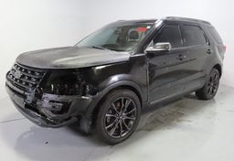 2017 Ford Explorer XLT - Image 4