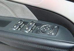 2017 Ford Explorer XLT - Image 48