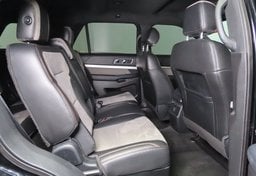 2017 Ford Explorer XLT - Image 20