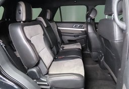 2017 Ford Explorer XLT - Image 29