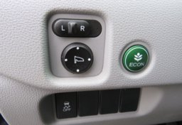 2016 Honda Pilot - Image 40