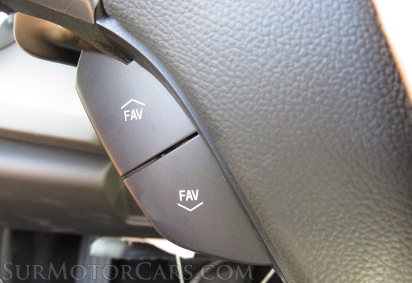 2021 Chevrolet Camaro - Image 30