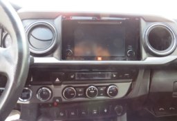 2017 Toyota Tacoma - Image 30