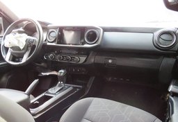 2017 Toyota Tacoma - Image 22