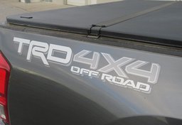 2017 Toyota Tacoma - Image 18