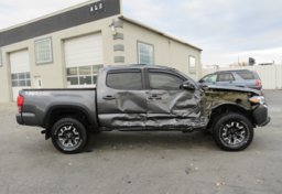 2017 Toyota Tacoma - Image 9