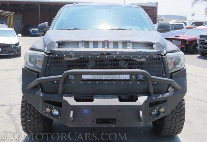 2015 Toyota Tundra 4WD Truck - Image 11