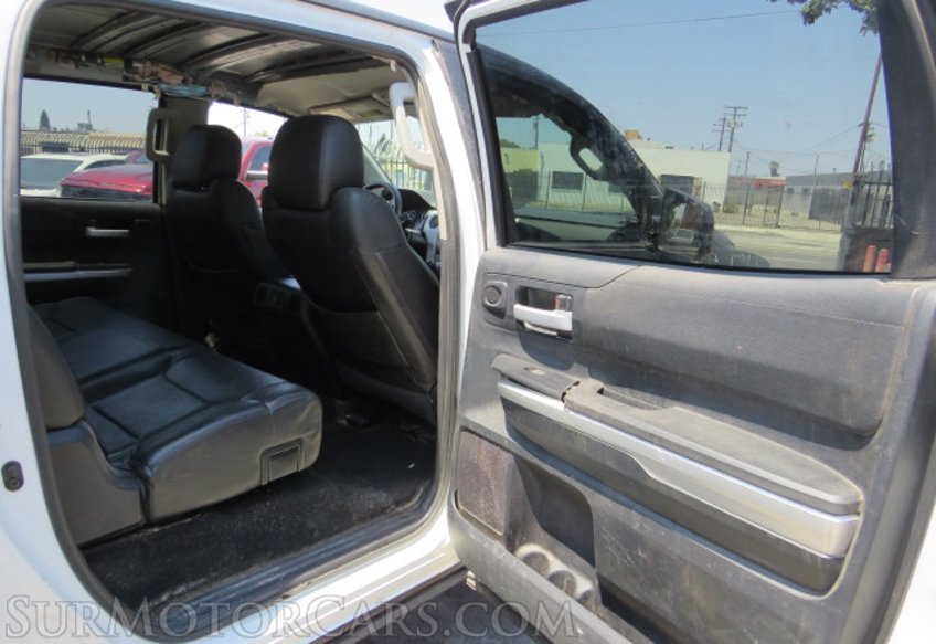 2015 Toyota Tundra 4WD Truck - Image 23