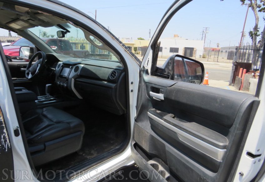 2015 Toyota Tundra 4WD Truck - Image 18