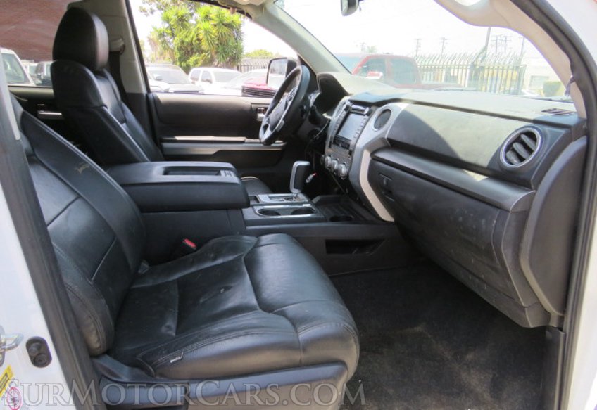 2015 Toyota Tundra 4WD Truck - Image 19
