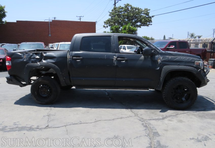 2015 Toyota Tundra 4WD Truck - Image 10