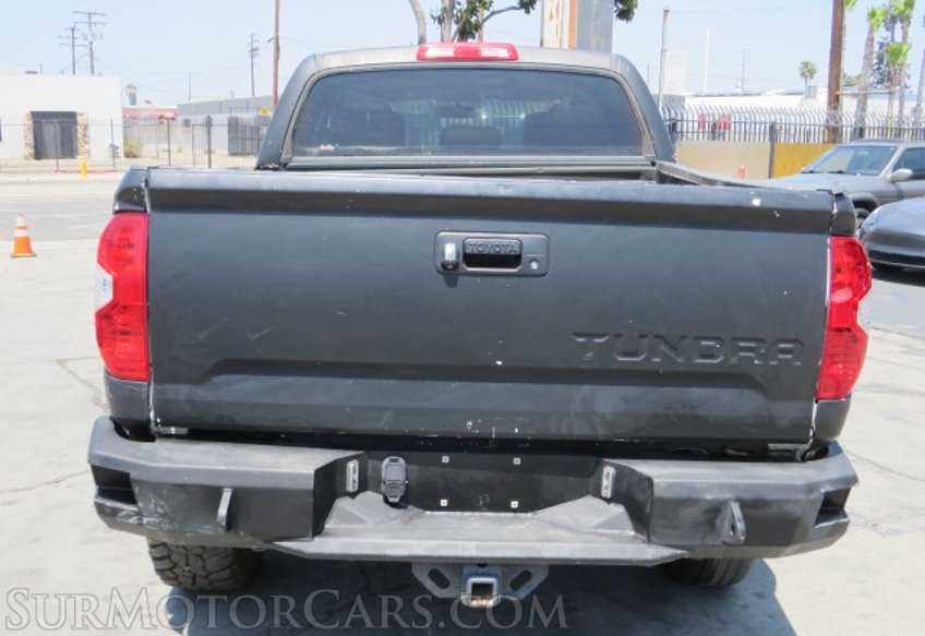 2015 Toyota Tundra 4WD Truck - Image 12