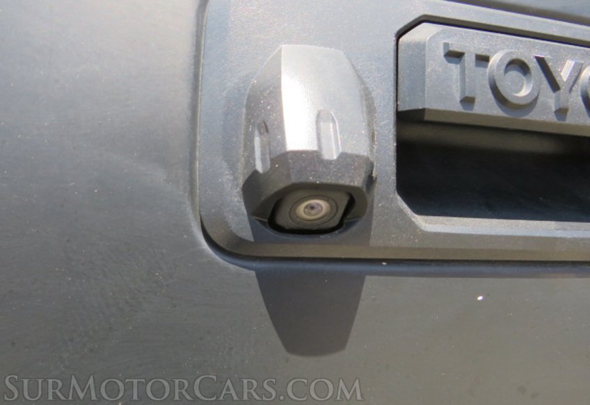 2015 Toyota Tundra 4WD Truck - Image 16