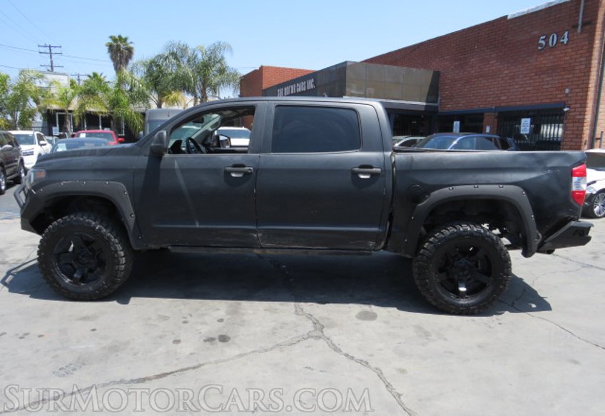 2015 Toyota Tundra 4WD Truck - Image 9